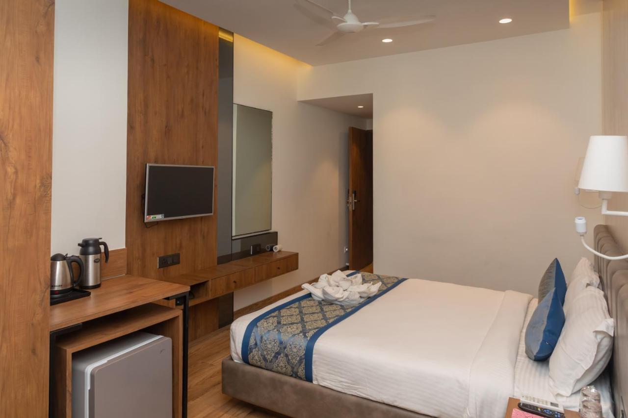 Pinnacle Grand Hotel Ahmedabad Exterior photo