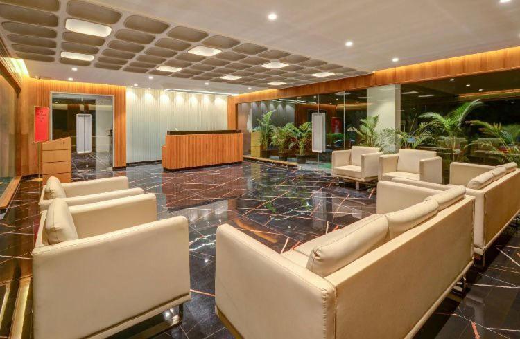 Pinnacle Grand Hotel Ahmedabad Exterior photo