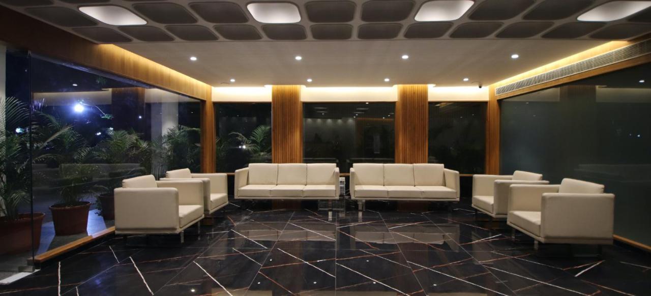 Pinnacle Grand Hotel Ahmedabad Exterior photo