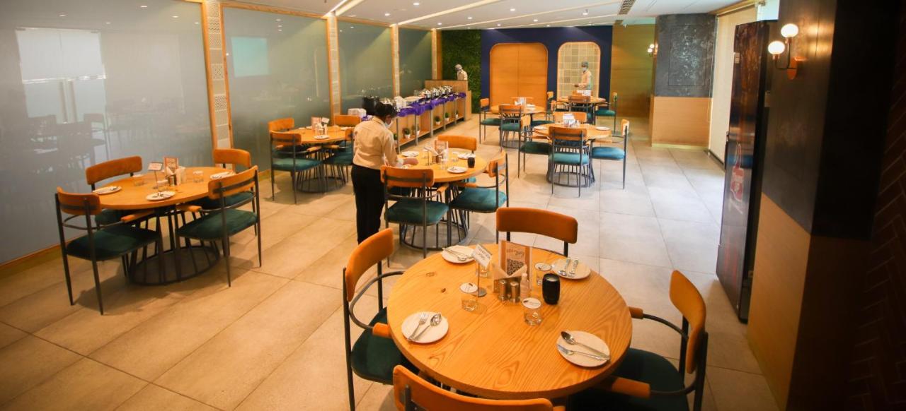 Pinnacle Grand Hotel Ahmedabad Exterior photo
